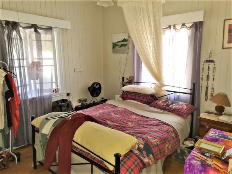 12 Beresford Street, Proston QLD 4613