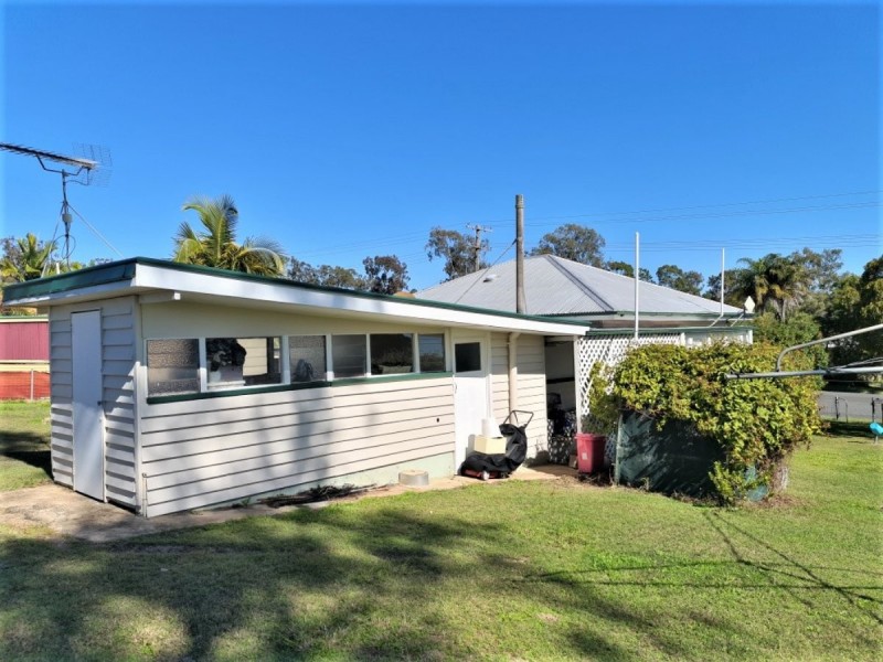 12 Beresford Street, Proston QLD 4613