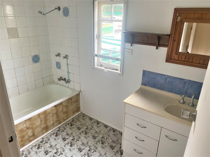 98 Burnett Street, Nanango QLD 4615