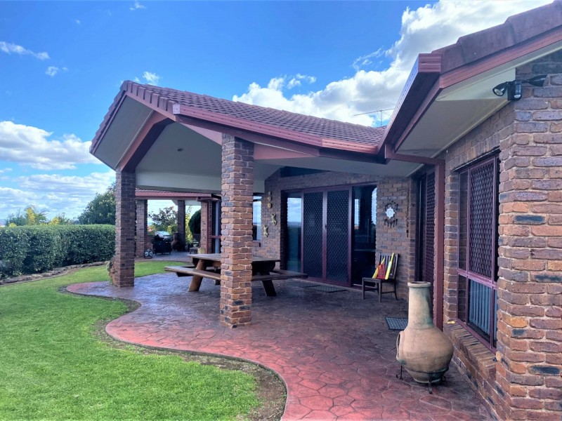 4 Freeman Court, Kingaroy QLD 4610