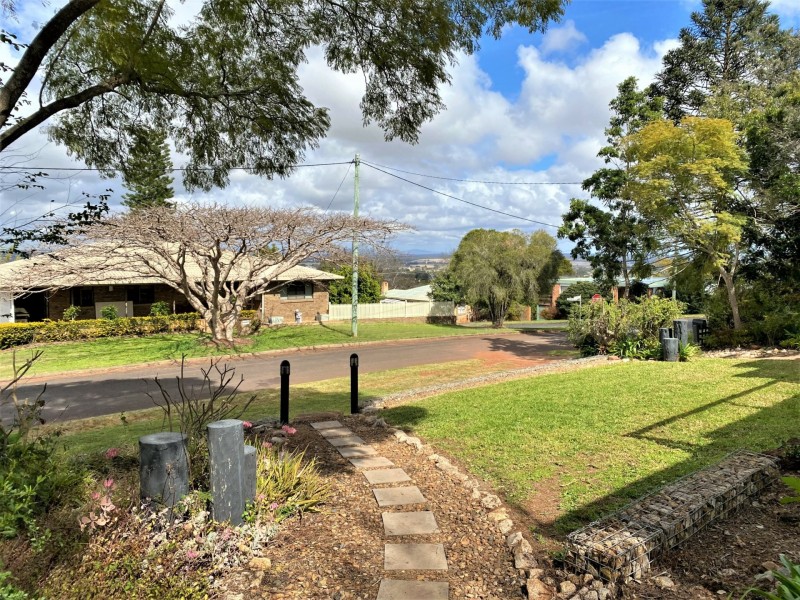 8 MacDiarmid Street, Kingaroy QLD 4610