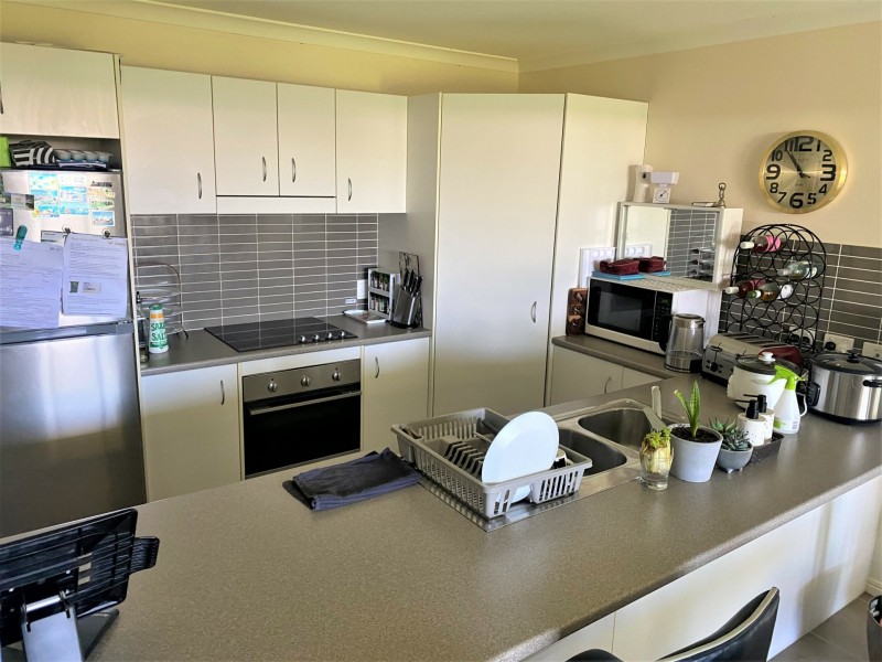 42 Parkside Drive, Kingaroy QLD 4610