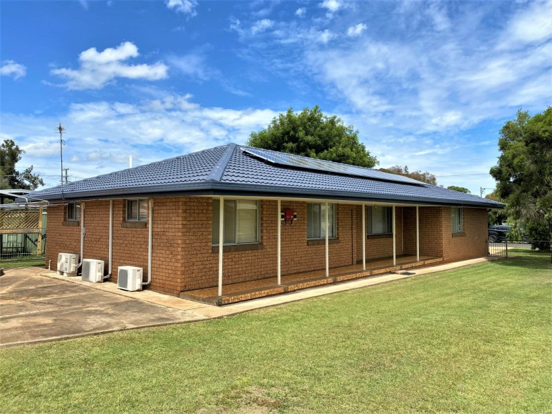 2 Daphne, Kingaroy QLD 4610