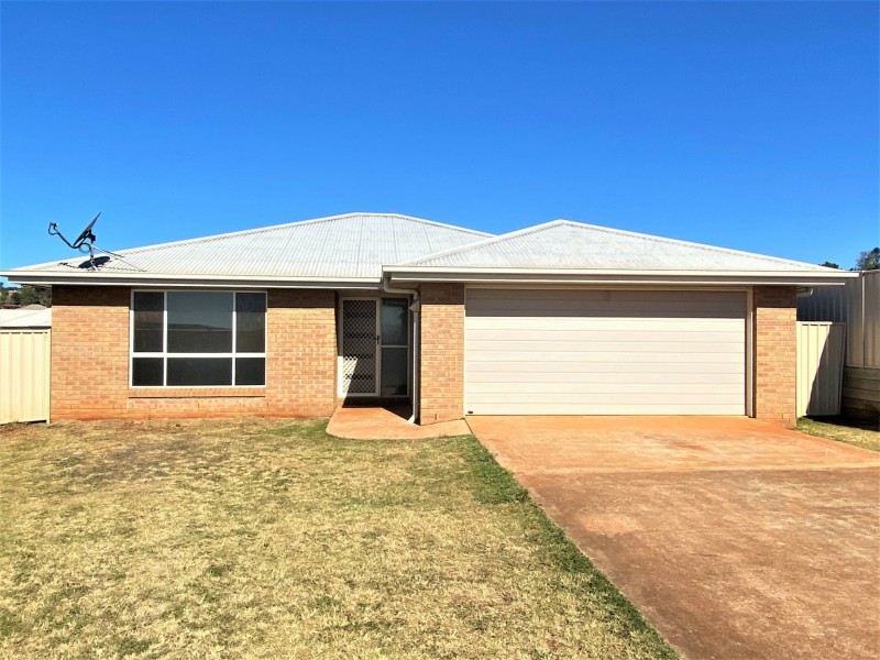 11 Lara Court, Kingaroy QLD 4610