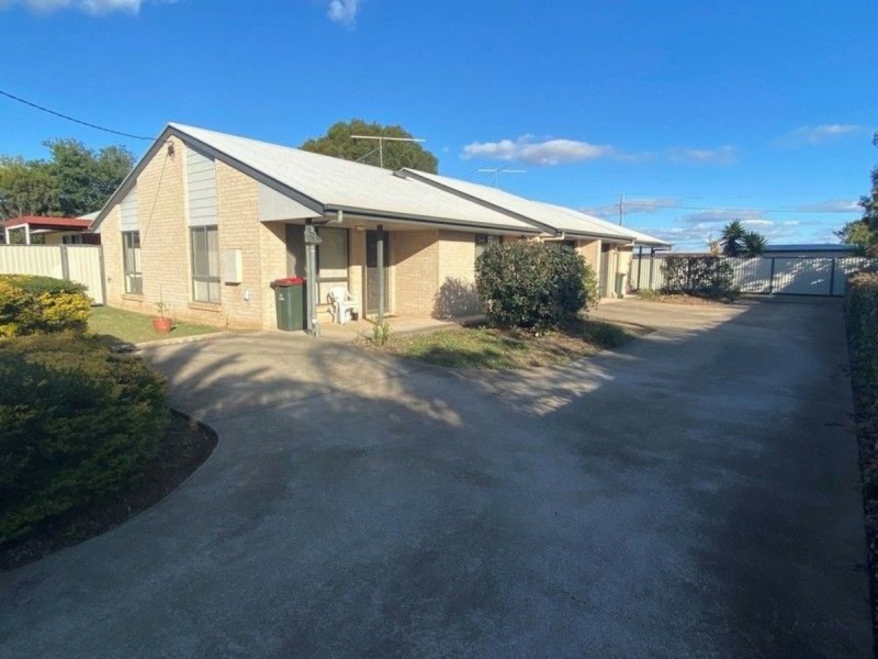 2/19 Roberta Street, Kingaroy QLD 4610