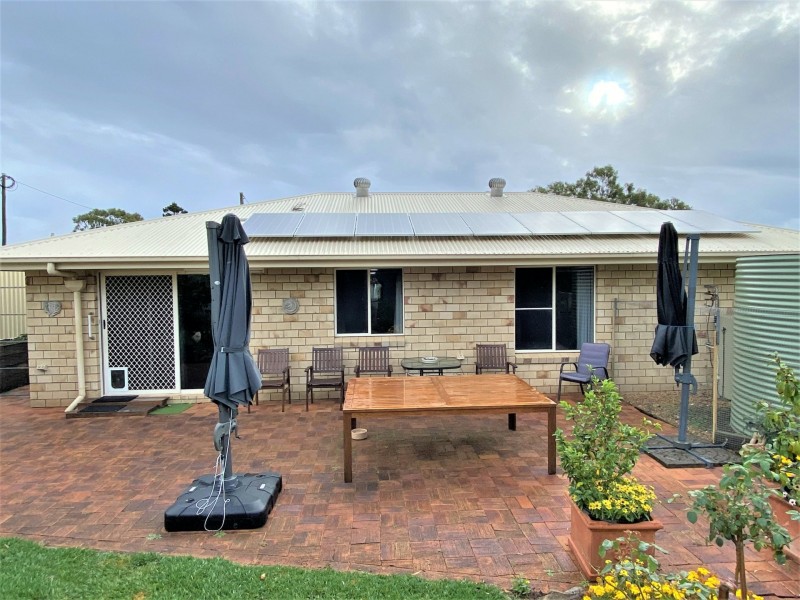 94 Wickham Street, Nanango QLD 4615