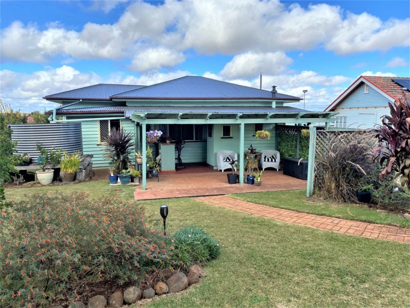 12 Fitzroy Street, Kingaroy QLD 4610