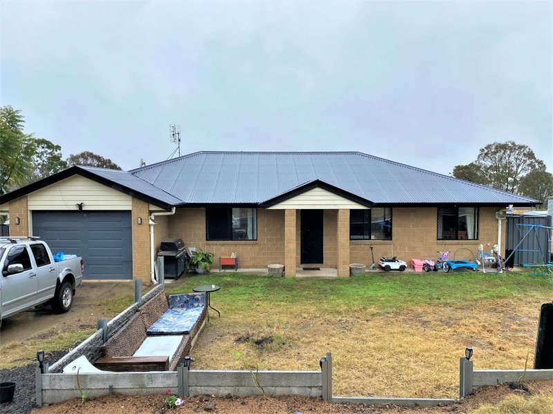 8 Lord Street, Brooklands QLD 4615