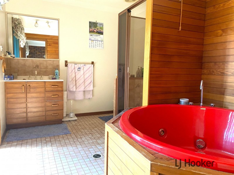 12 Tarong Drive, Kingaroy QLD 4610