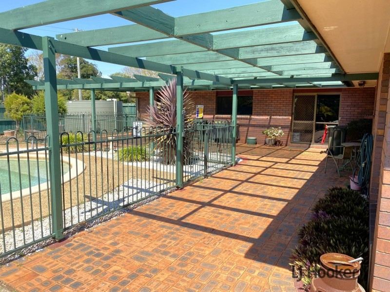 12 Tarong Drive, Kingaroy QLD 4610