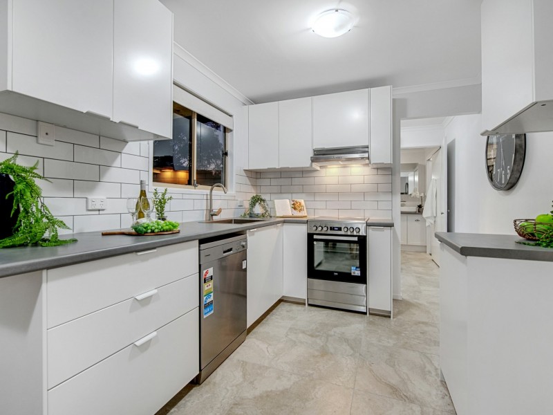 28 Deakin Cresent, Nanango QLD 4615