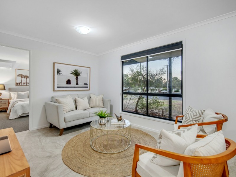 28 Deakin Cresent, Nanango QLD 4615