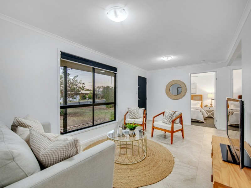 28 Deakin Cresent, Nanango QLD 4615