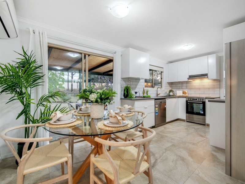 28 Deakin Cresent, Nanango QLD 4615