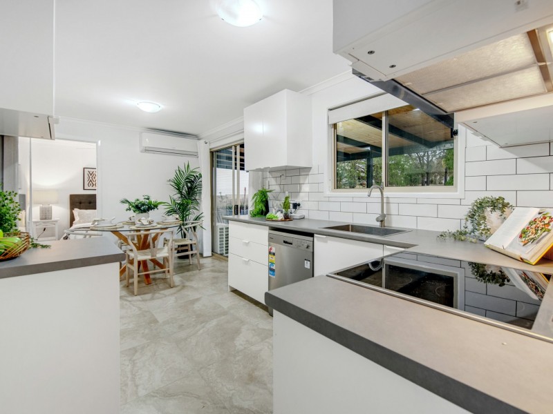 28 Deakin Cresent, Nanango QLD 4615