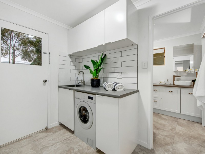 28 Deakin Cresent, Nanango QLD 4615