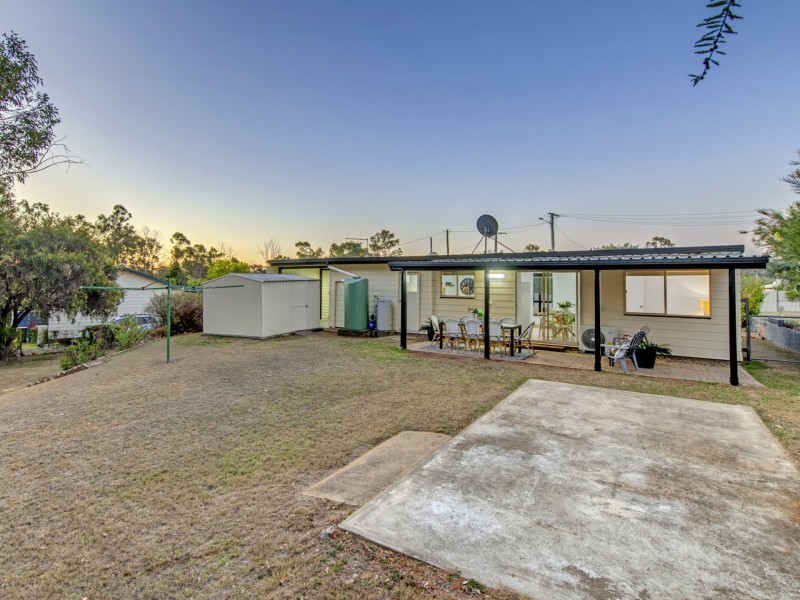 28 Deakin Cresent, Nanango QLD 4615