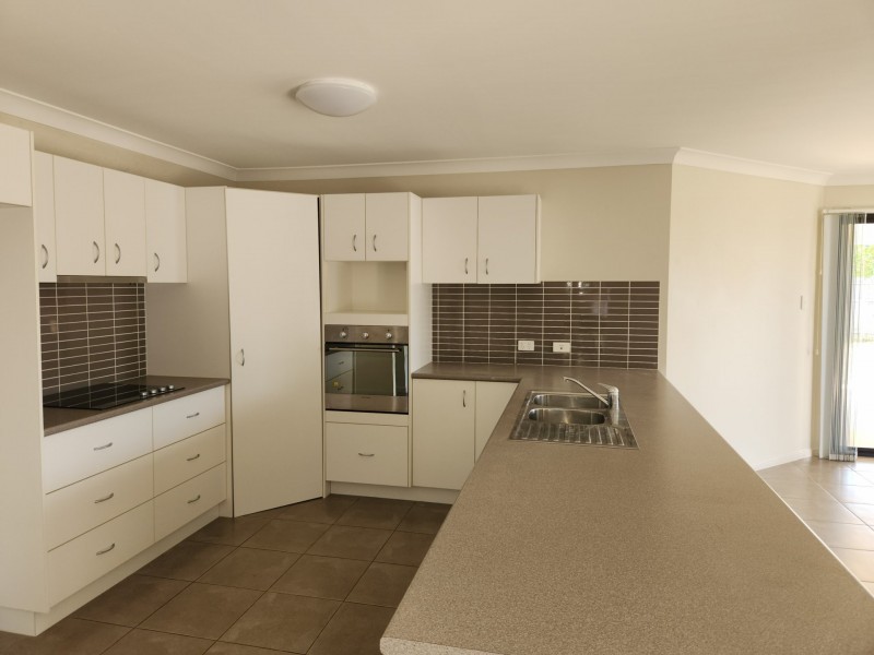 59 Parkside Drive, Kingaroy QLD 4610