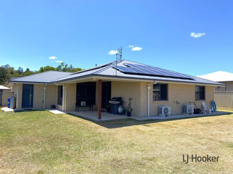 35 Banksia Drive, Kingaroy QLD 4610