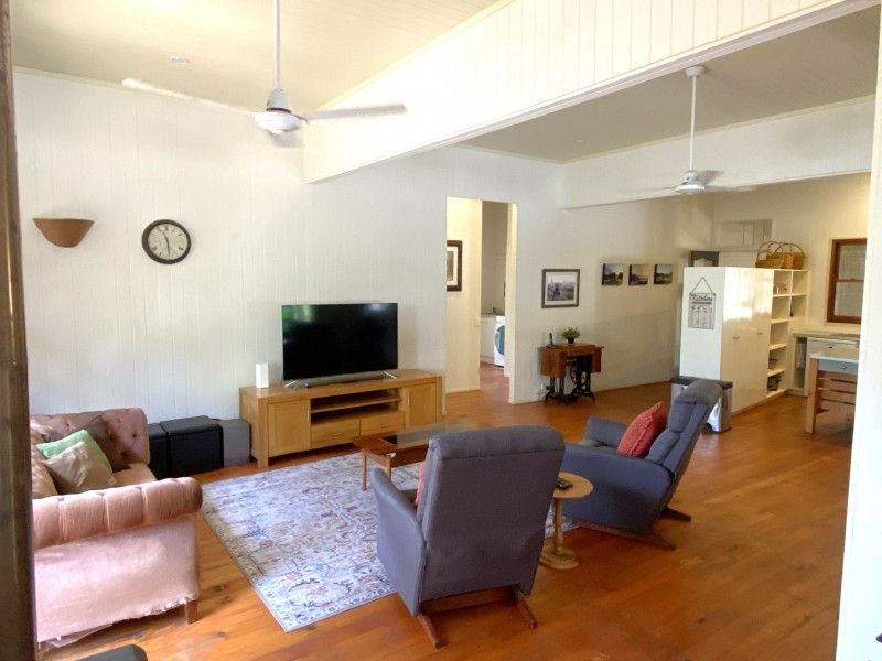 45 Millers Road (Redrock Retreat), Kingaroy QLD 4610