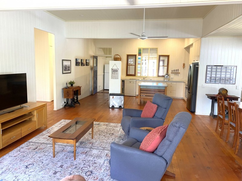 45 Millers Road (Redrock Retreat), Kingaroy QLD 4610