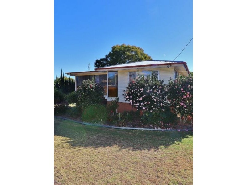 102 Moore Street, Kingaroy QLD 4610