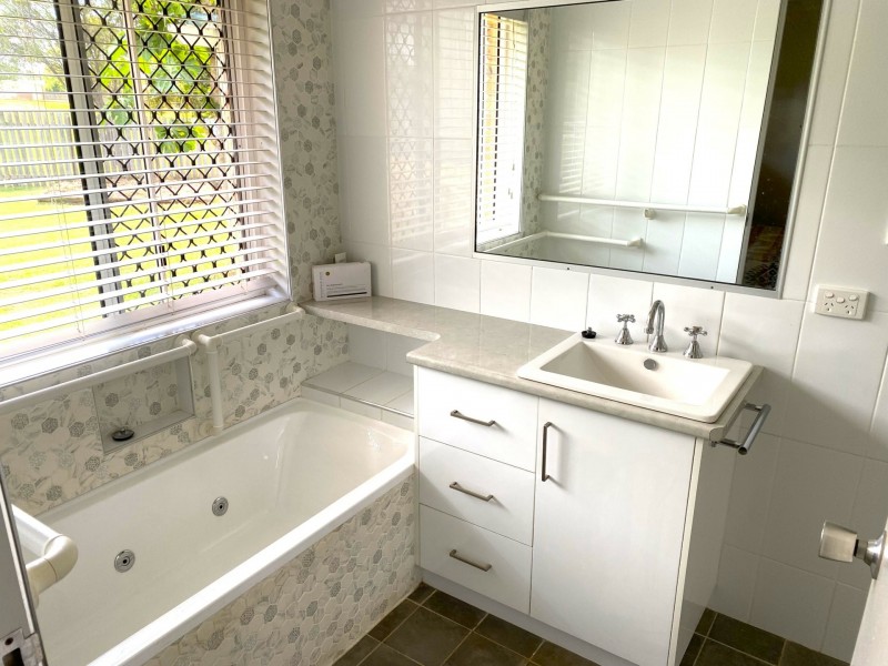 4 Lister Court, Kingaroy QLD 4610