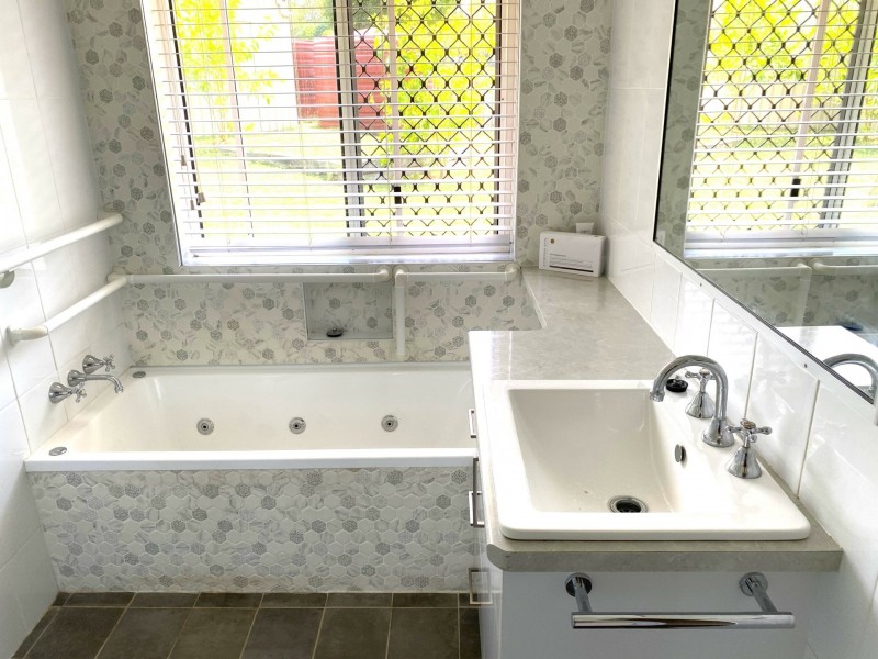 4 Lister Court, Kingaroy QLD 4610