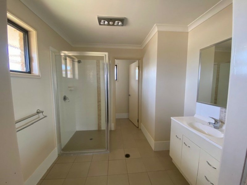 24 King street, Memerambi QLD 4610