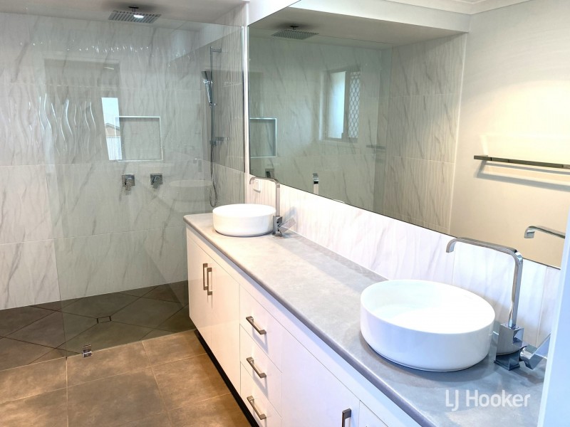 2 Nobby Way, Kingaroy QLD 4610
