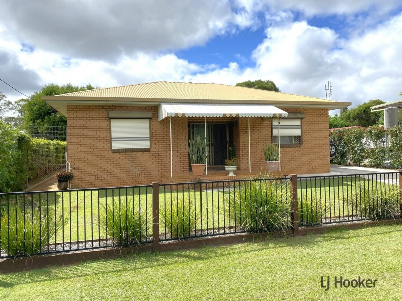 42 HODGE STREET, Kingaroy QLD 4610