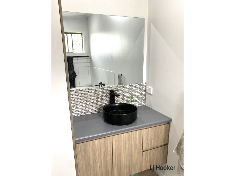 42 HODGE STREET, Kingaroy QLD 4610