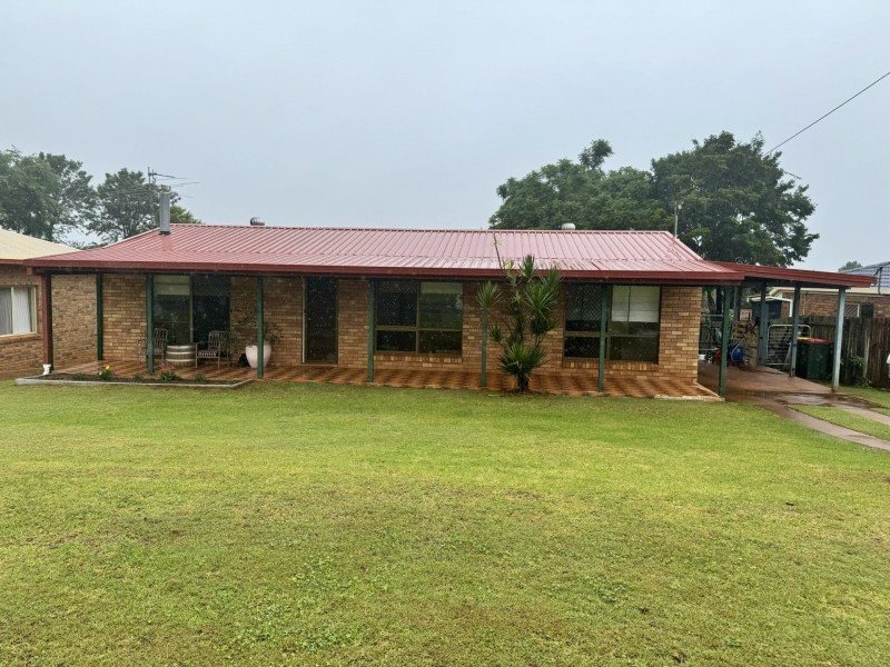 7 Fairview Drive, Kingaroy QLD 4610