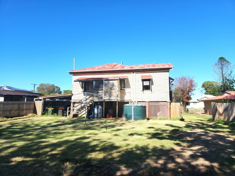 24 Earl Street, Kingaroy QLD 4610