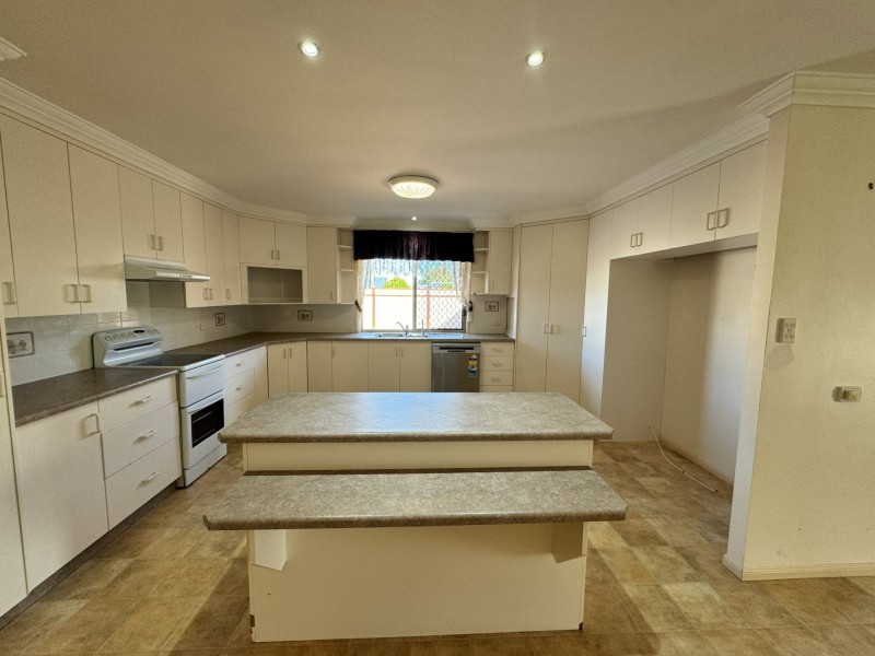 13 Olive Grove, Kingaroy QLD 4610
