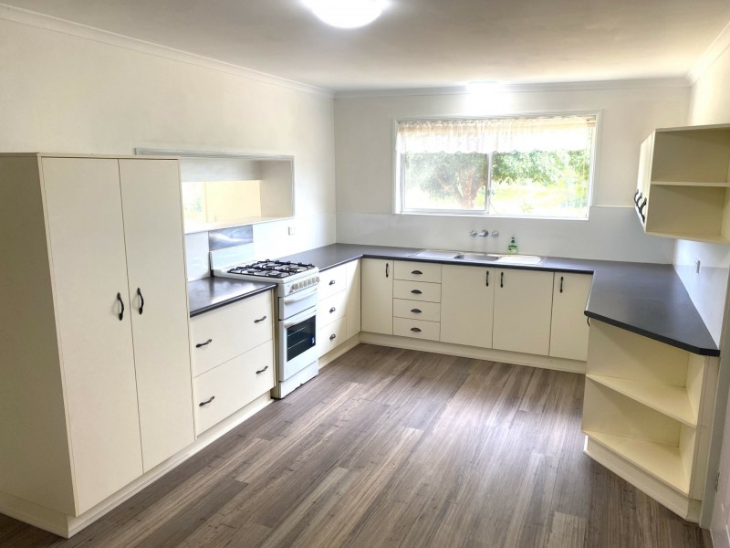 23 South Kerton Road, Nanango QLD 4615