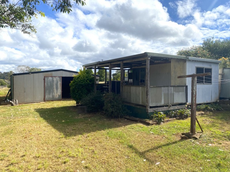23 South Kerton Road, Nanango QLD 4615