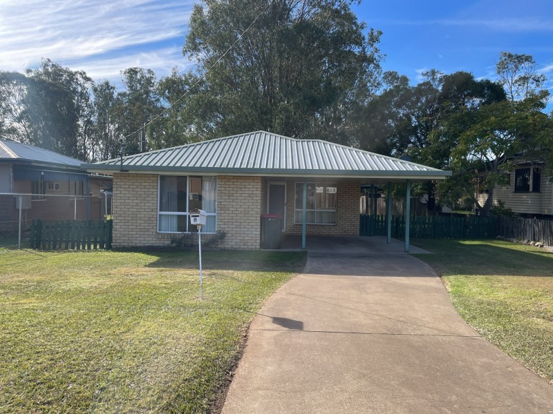 8 Knight Street, Kingaroy QLD 4610