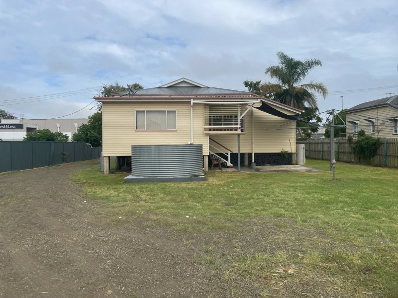 10 Glendon Street, Kingaroy QLD 4610