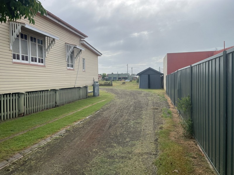 10 Glendon Street, Kingaroy QLD 4610