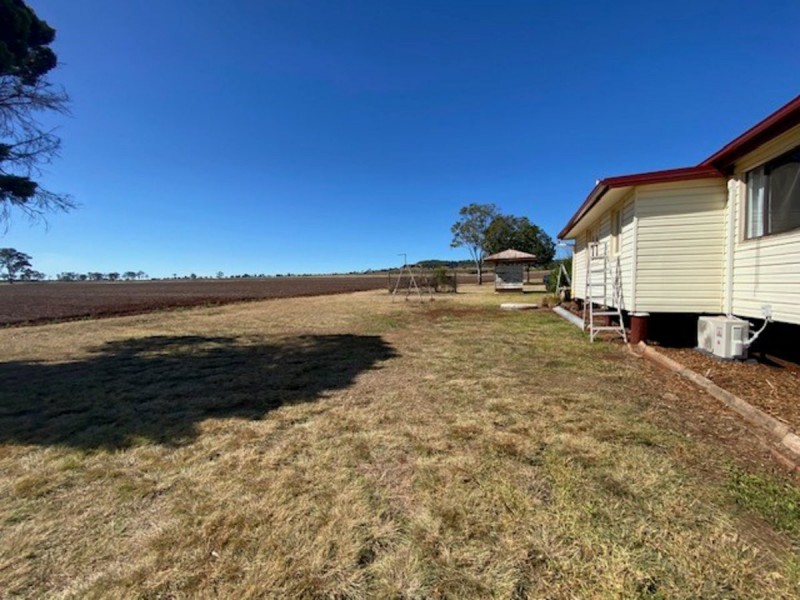 82 Logans Road, Wooroolin QLD 4608