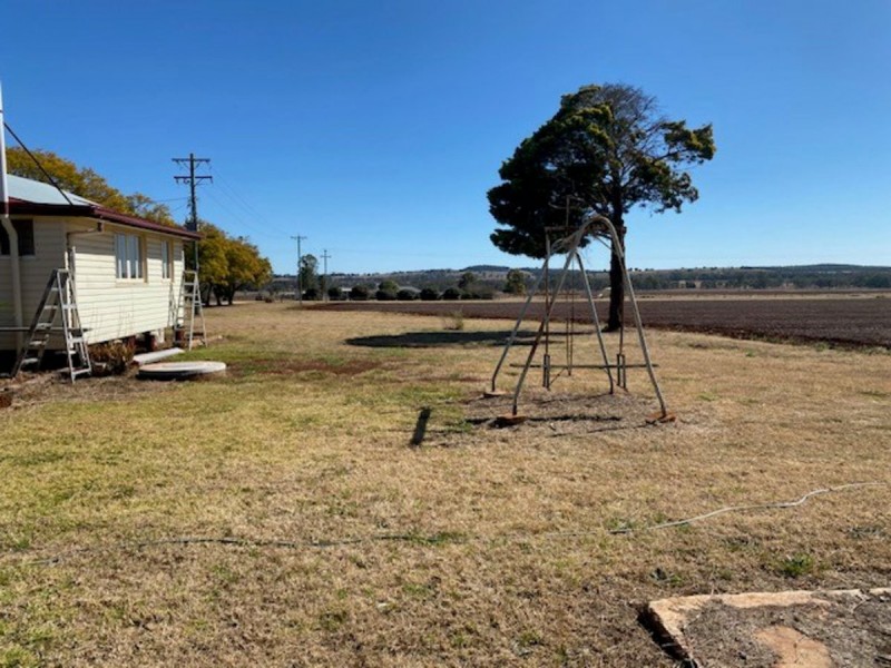 82 Logans Road, Wooroolin QLD 4608