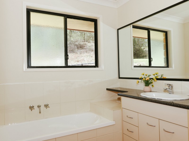 408 Hamilton Road, Nanango QLD 4615