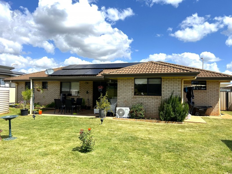 40 Frangipani Drive, Kingaroy QLD 4610