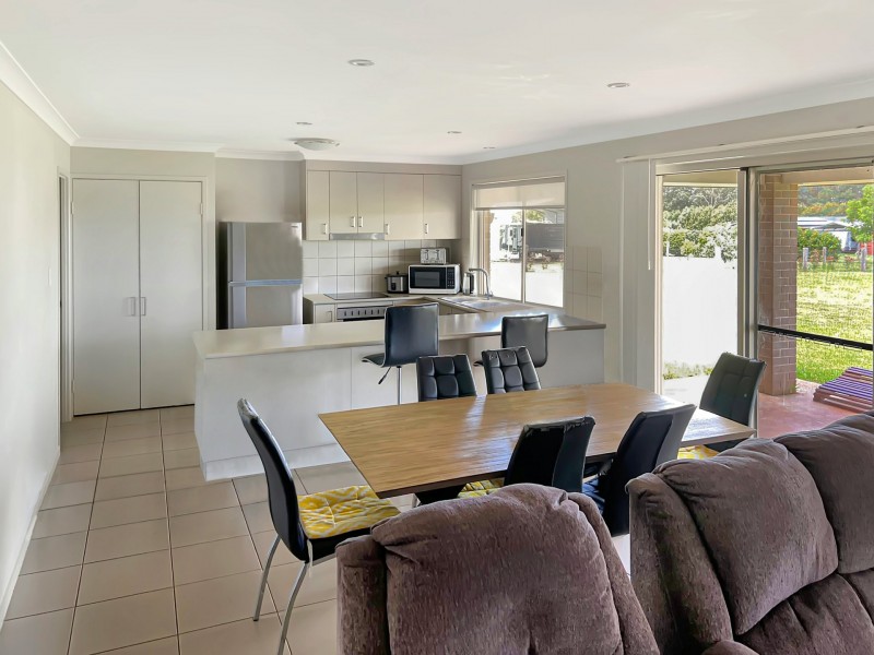 30-32 Premier Drive, Kingaroy QLD 4610