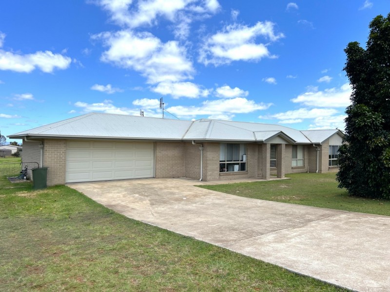 30-32 Premier Drive, Kingaroy QLD 4610