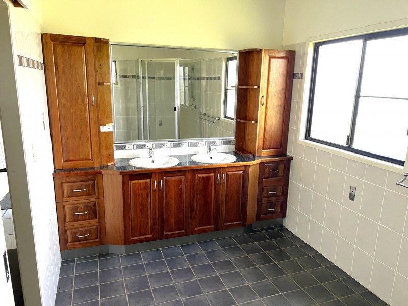 1 Adermann Drive, Kingaroy QLD 4610