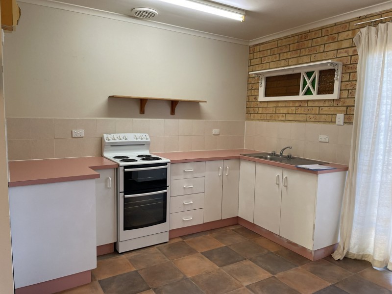 Unit 8/88 Walter Road, Kingaroy QLD 4610