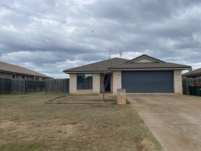 6 Oasis Drive, Kingaroy QLD 4610