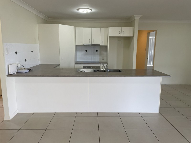 6 Oasis Drive, Kingaroy QLD 4610